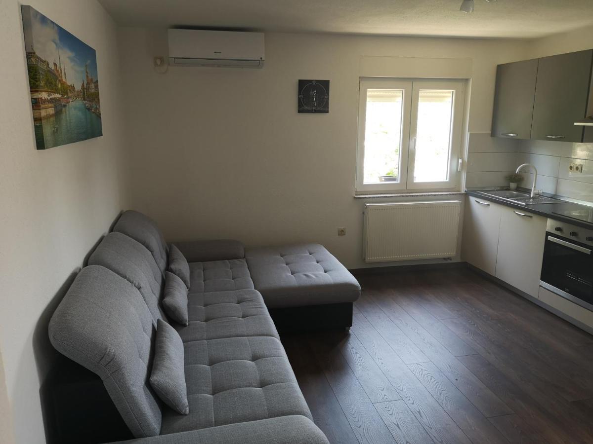 Apartmani Manda Omisalj Luaran gambar
